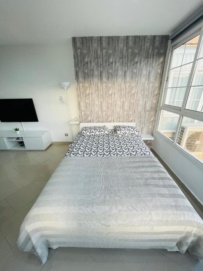 Apartamento La Torre 1337 Precioso, Moderno Y Con Piscina Torremolinos Eksteriør billede
