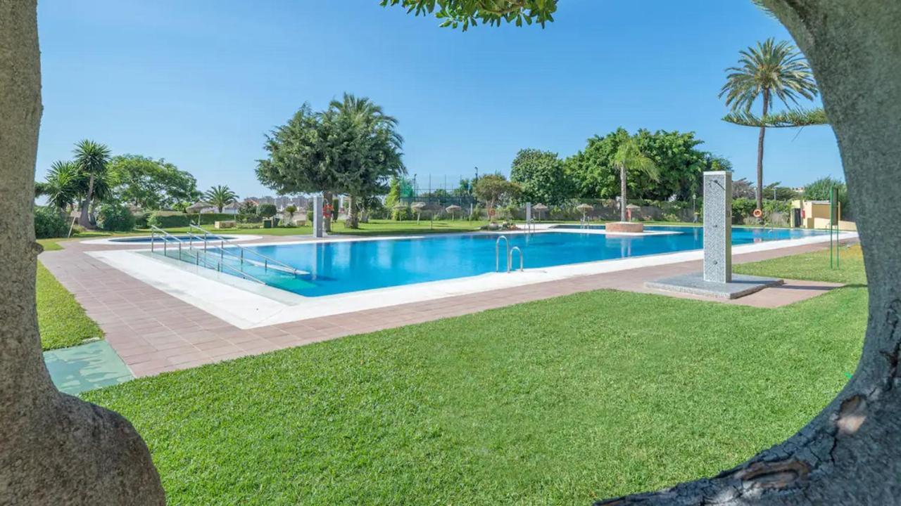 Apartamento La Torre 1337 Precioso, Moderno Y Con Piscina Torremolinos Eksteriør billede